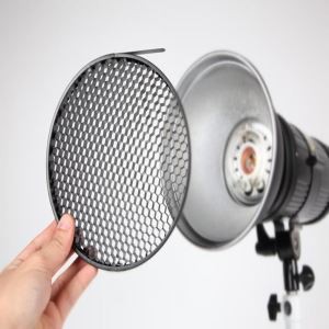 Круглая черная окрашенная алюминиевая сотовая жалюзи